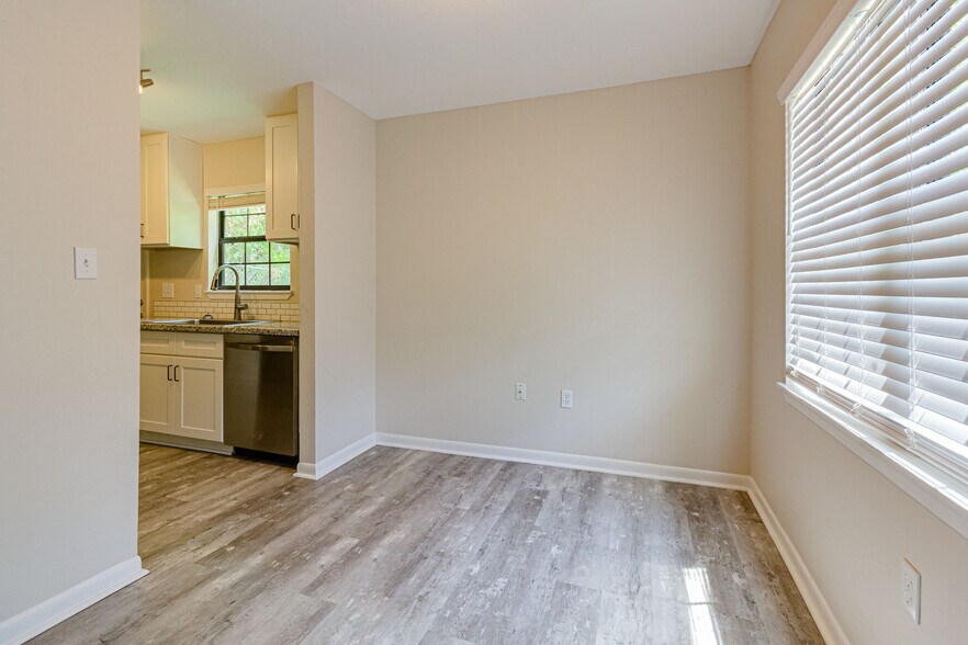 Building Photo - 1308 Keturah St