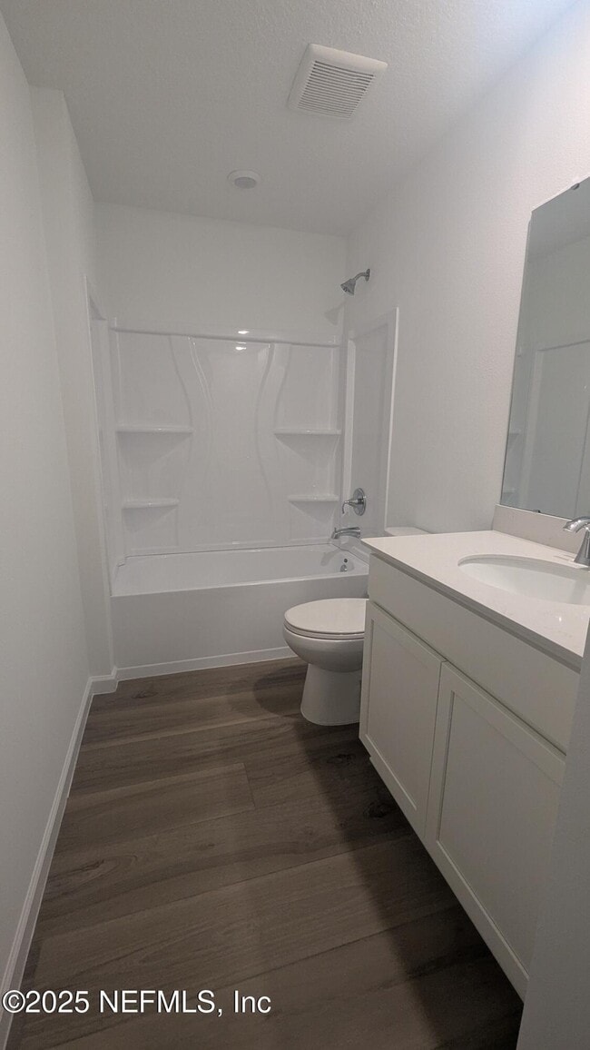 Building Photo - 550 Holly Lks Dr