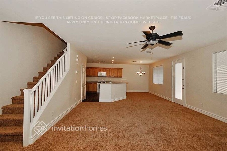 Building Photo - 6685 Aviston St