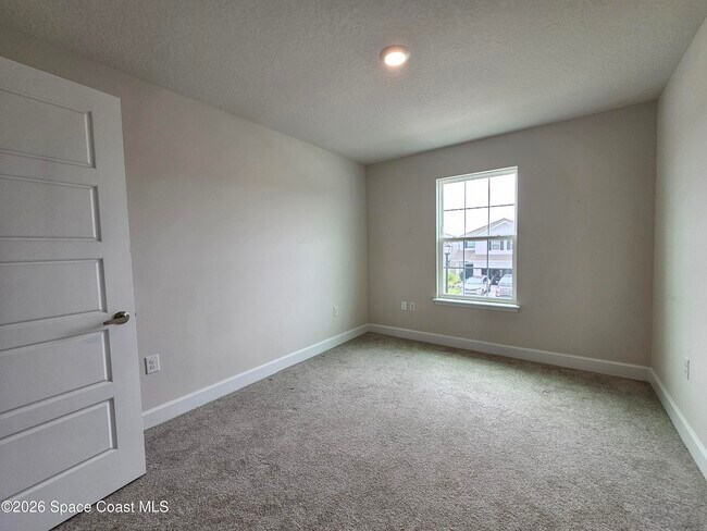 Building Photo - 1109 Canfield Cir