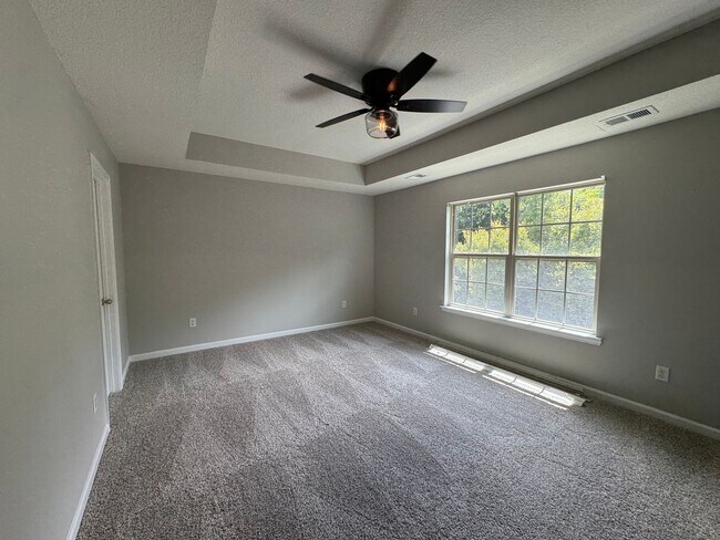 Building Photo - Renovated Townhome in Live Oak.  Available mid January.