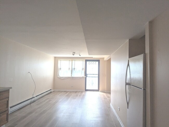 Building Photo - 5802 S Archer Ave