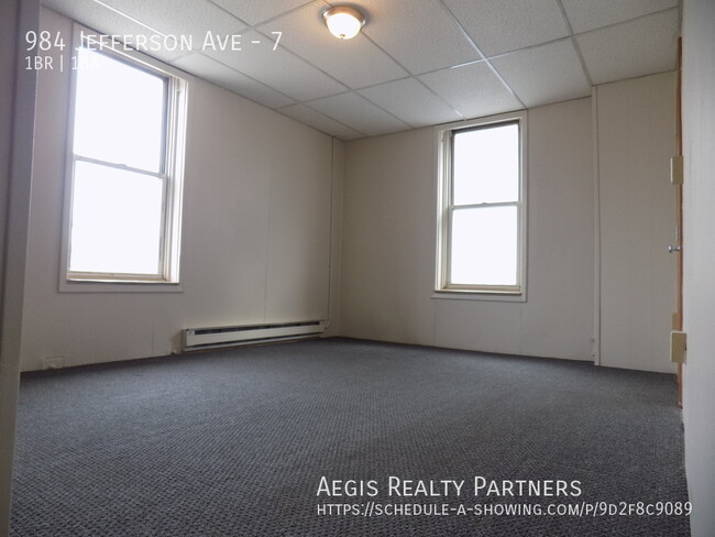 Building Photo - Great 1 Bedroom Apartment!