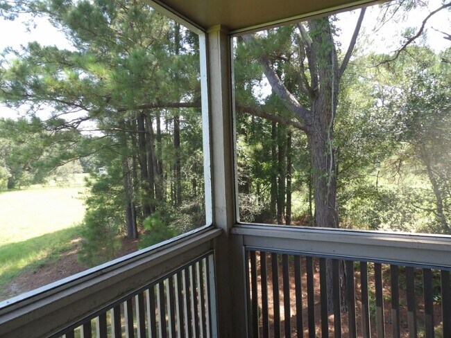 Building Photo - 4230 Pinehurst Cir