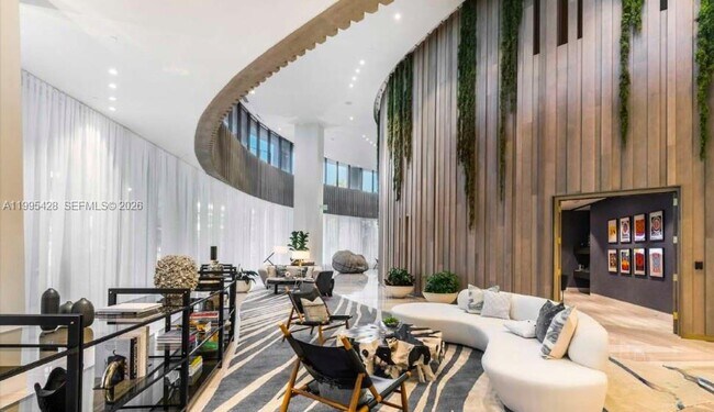 Building Photo - 2831 S Bayshore Dr