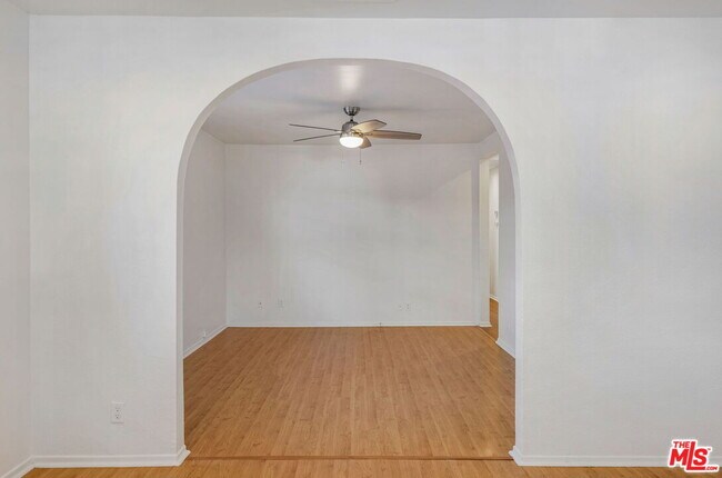 Building Photo - 11882 Ramona Ave