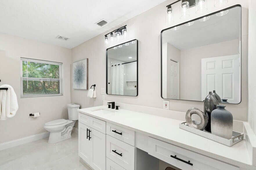 Building Photo - 505 Lake Shore Dr