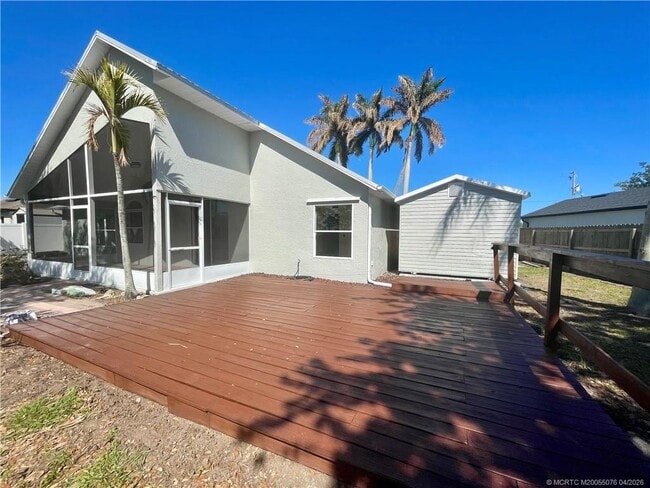 Building Photo - 4690 SW Babylon St