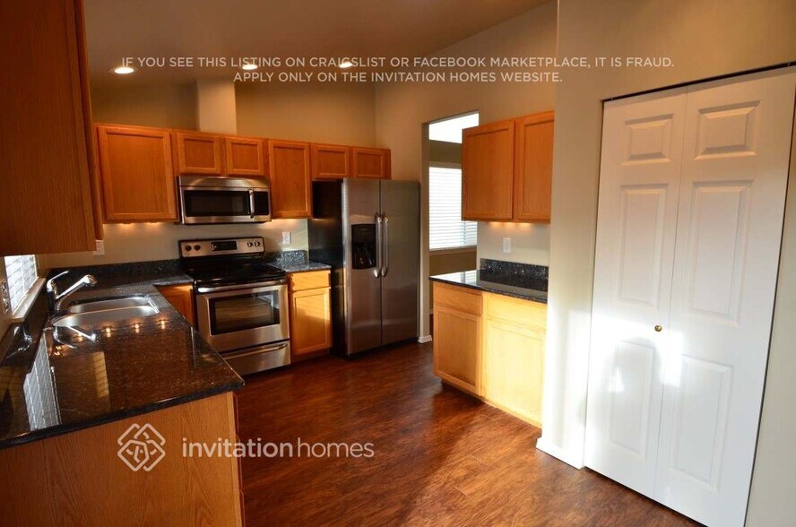 Building Photo - 409 Rainbow Pl