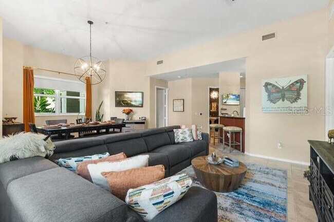 Building Photo - 403 S Sapodilla Ave