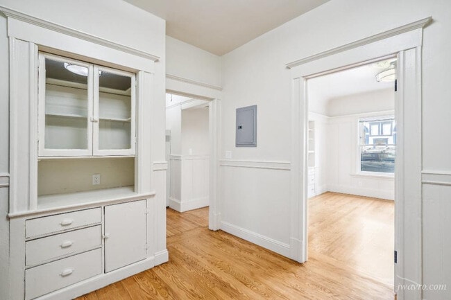 Building Photo - 848 14th St