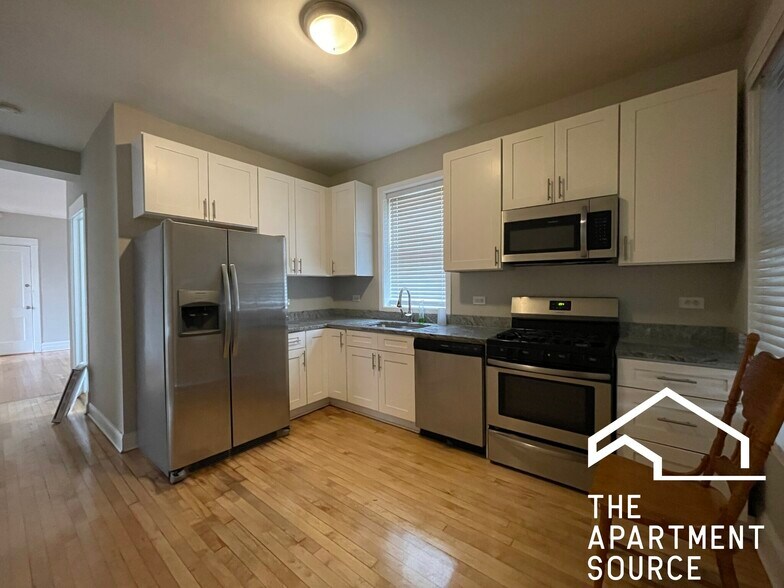 Primary Photo - 2515 N Kilbourn Ave