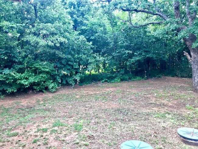 Building Photo - 3 bd/2 ba on Half acre - Edmond Schools