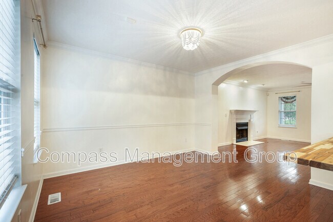 Building Photo - 1136 Paxton Dr