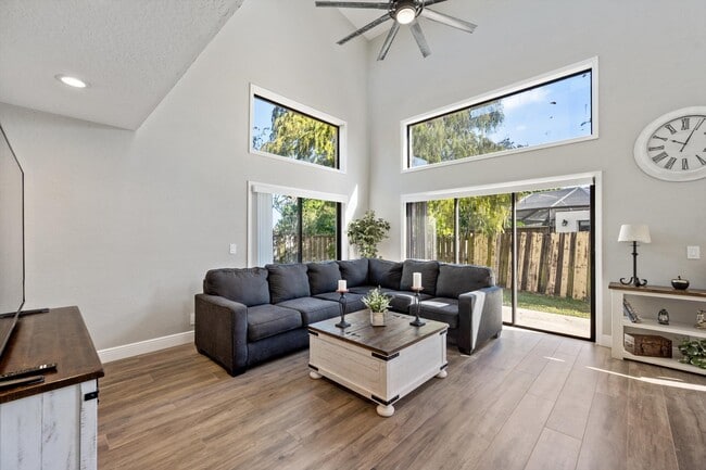 Building Photo - 13745 Yarmouth Dr