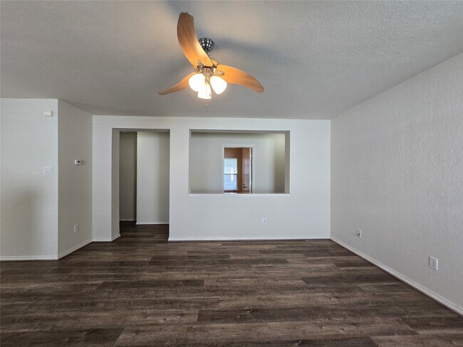 Building Photo - 6527 Fairbrook Park Ln