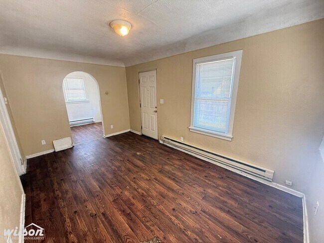 Building Photo - 1403 W Lincoln Ave