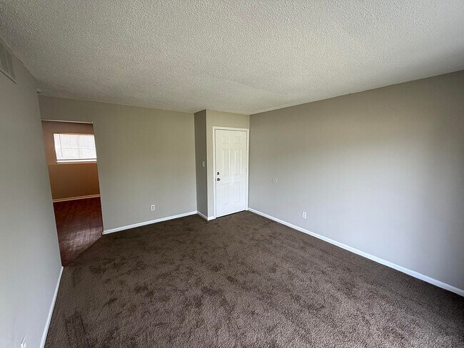 Building Photo - 7221 N Moberly Dr