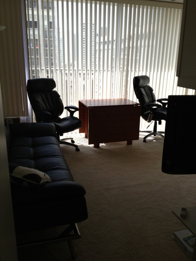 Building Photo - 444 Nahua: Furnished - 1 Bed/ 1 Bath/ 1 Pa...