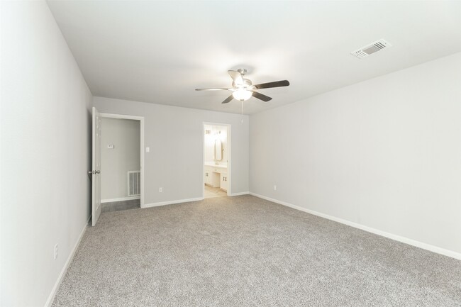 Building Photo - 21402 Park Royale Dr