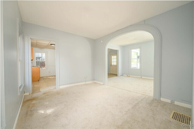 Building Photo - 42 E Cayuga St