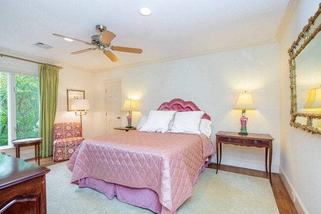 Building Photo - 6 Tall Tree Ct