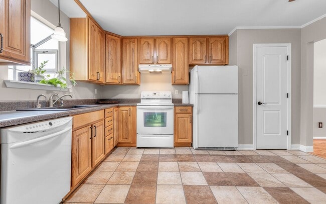 Building Photo - 3 Bedroom Ranch