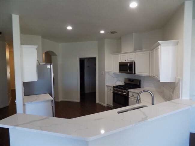 Building Photo - 1918 Appleton Dr