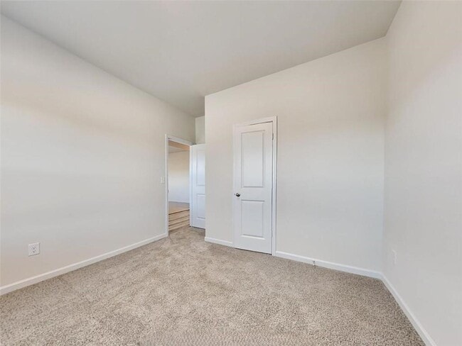 Building Photo - 332 Oliver Dr