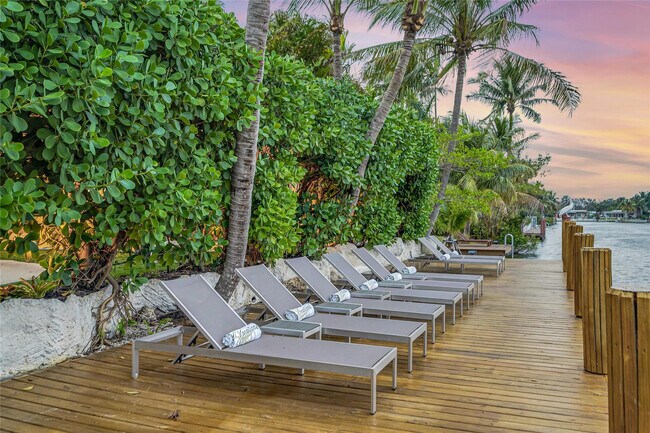 Building Photo - 1606 NE 18th Ave