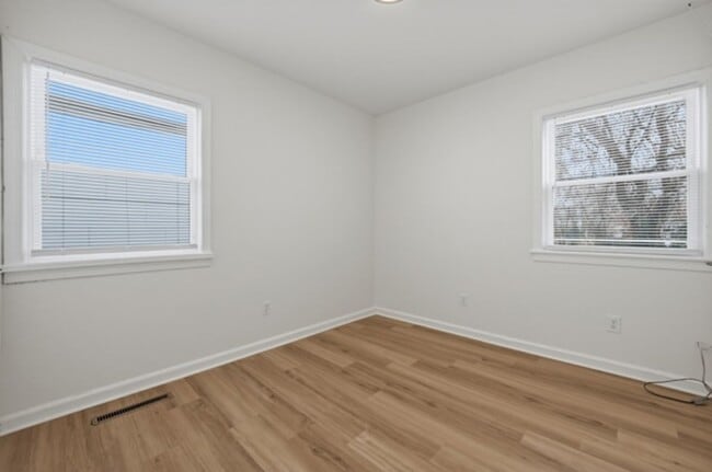 Building Photo - 126 Ash Ave