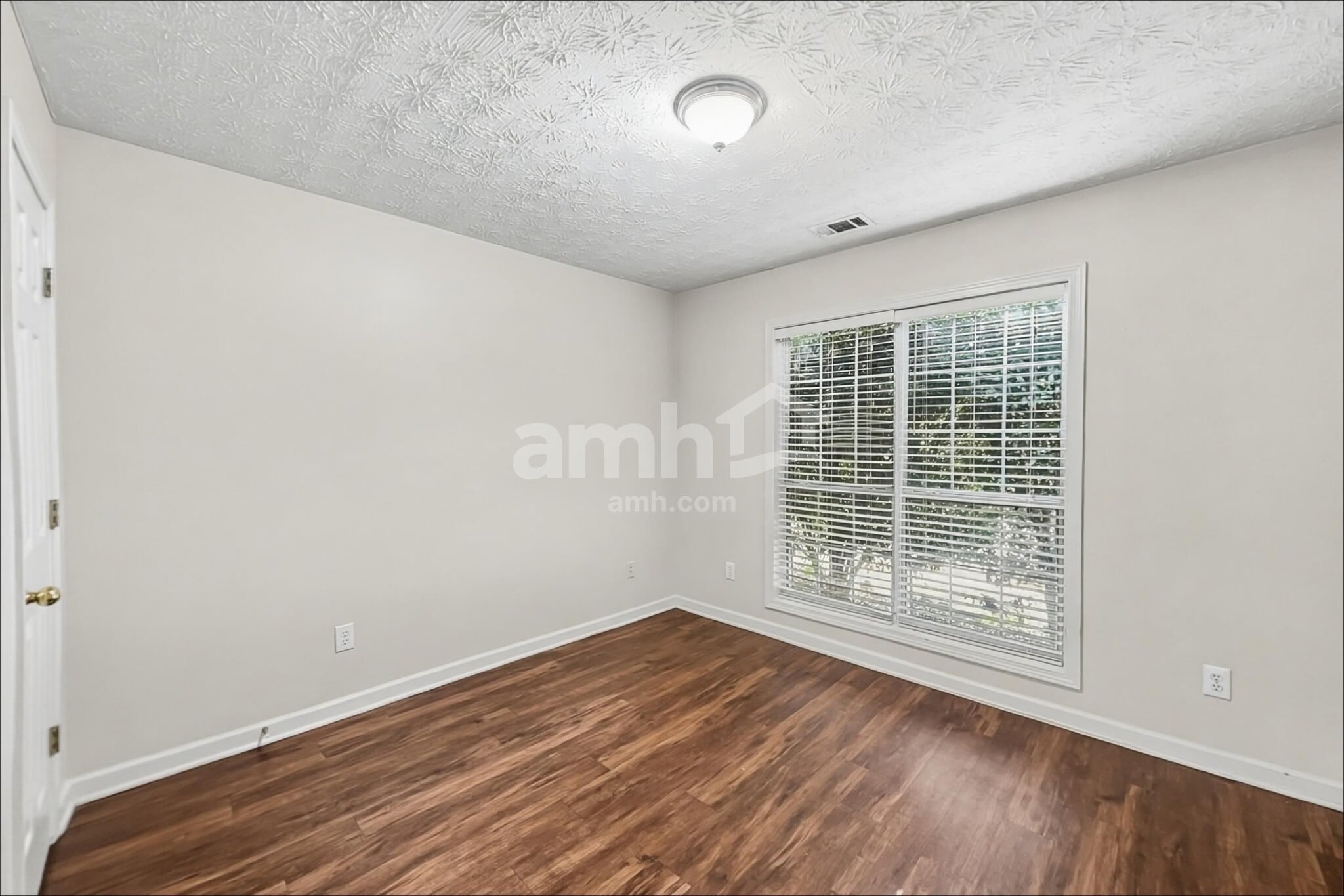 Building Photo - 1552 Armende Cir