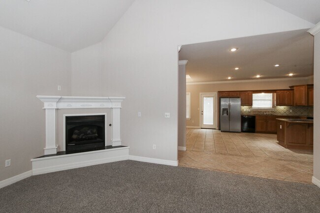 Building Photo - Stunning 3 Bedroom Home in Farmington
