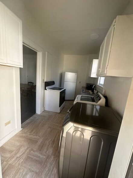 Building Photo - 65 Temple St