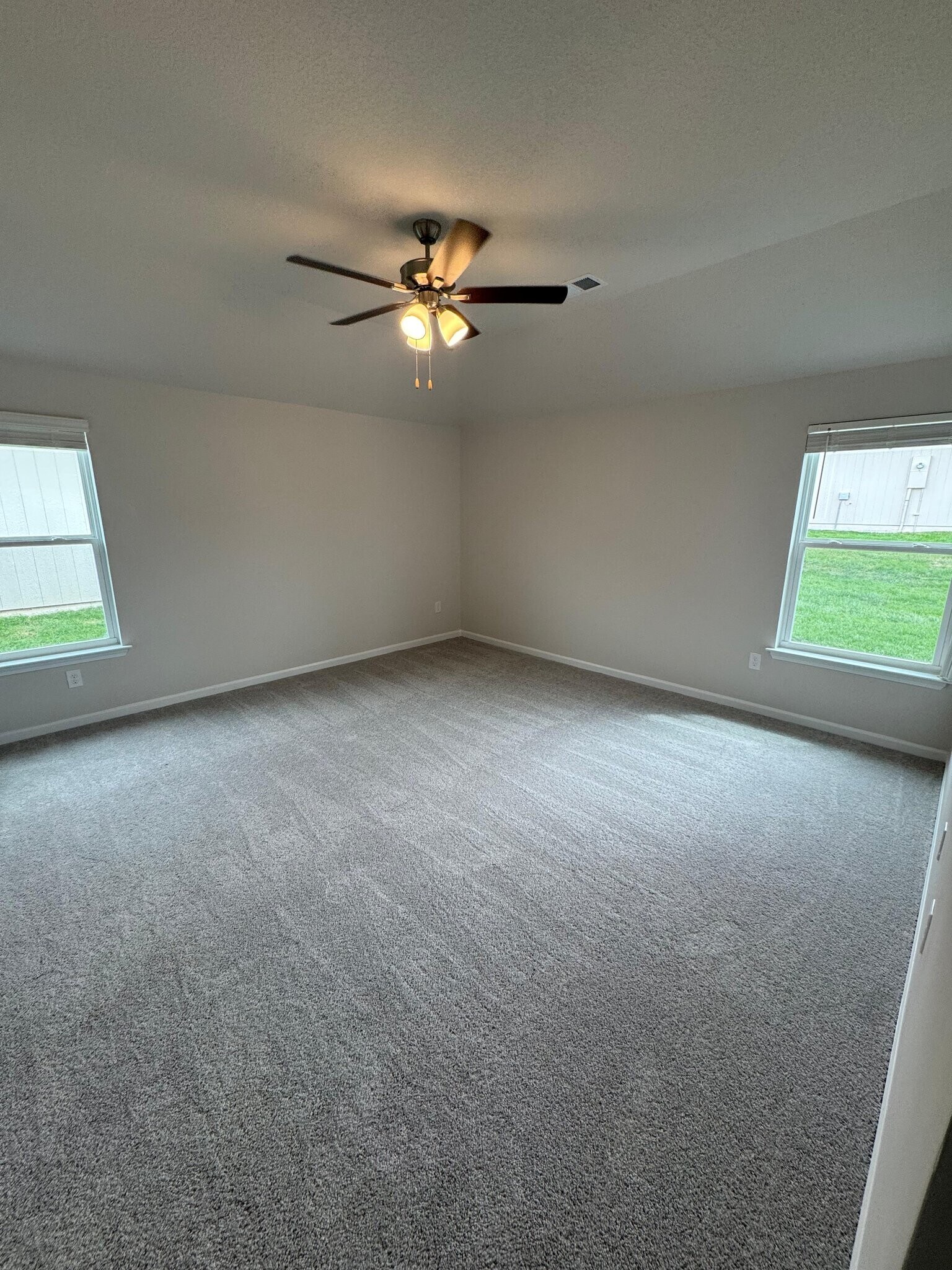 Building Photo - 518 N Pear St