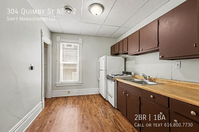 Building Photo - 304 Quimby St NE