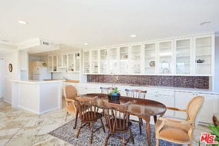 Building Photo - 865 Comstock Ave