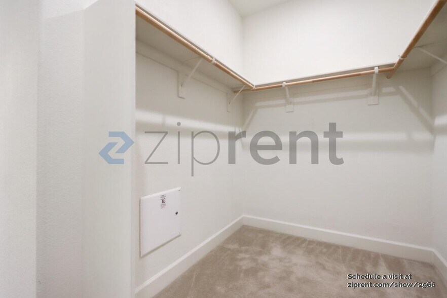 Building Photo - 292 Springfield Dr