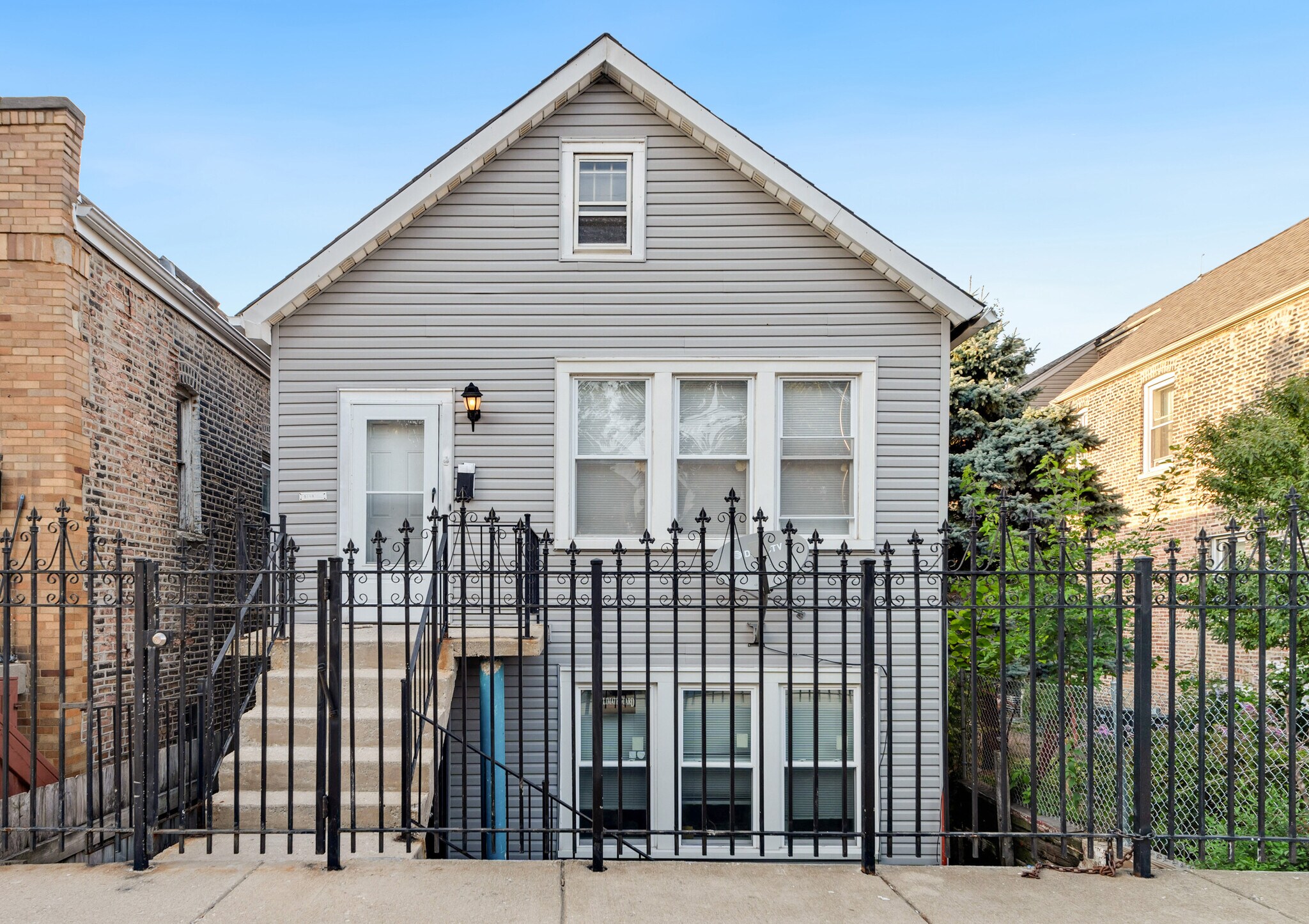 Building Photo - 2148 W 18th Pl
