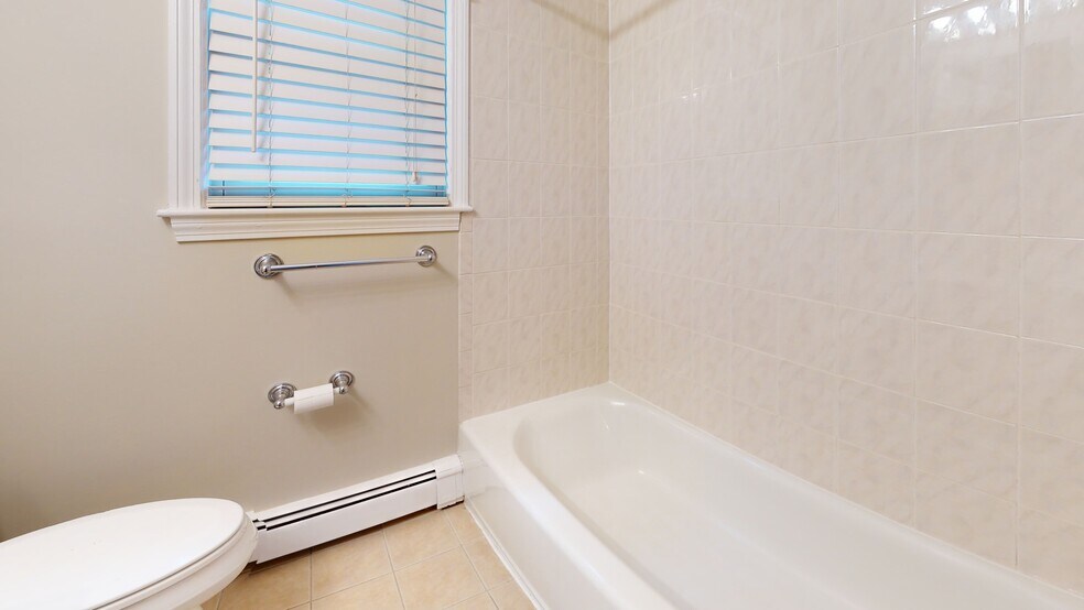 Building Photo - 310 Lowell St