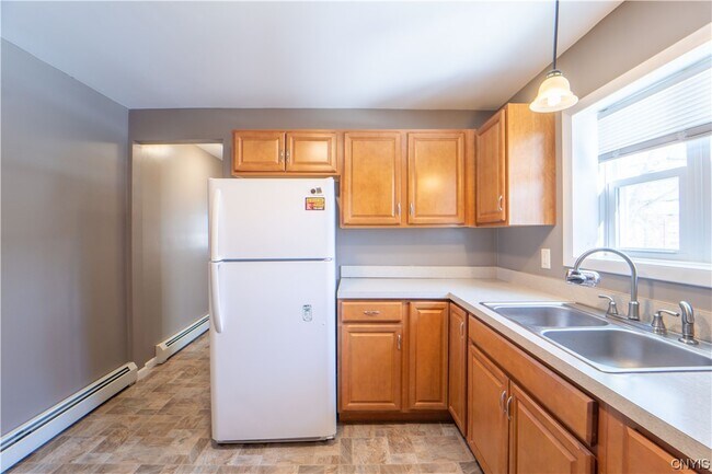 Building Photo - 17 High St