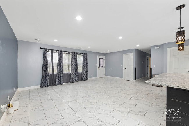Building Photo - 1108 Karner Dr