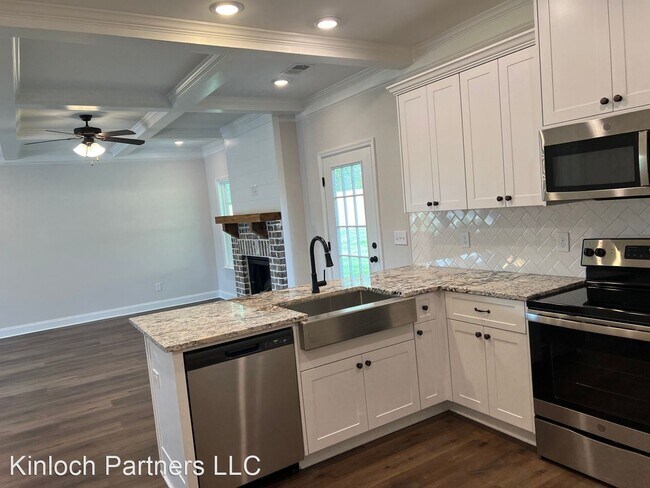 Building Photo - 4 br, 2.5 bath House - 3671 Lynwood Drive ...
