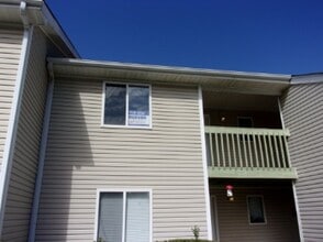Building Photo - 2 Bedroom 2 Bath Upstairs Condo in Eagles Place