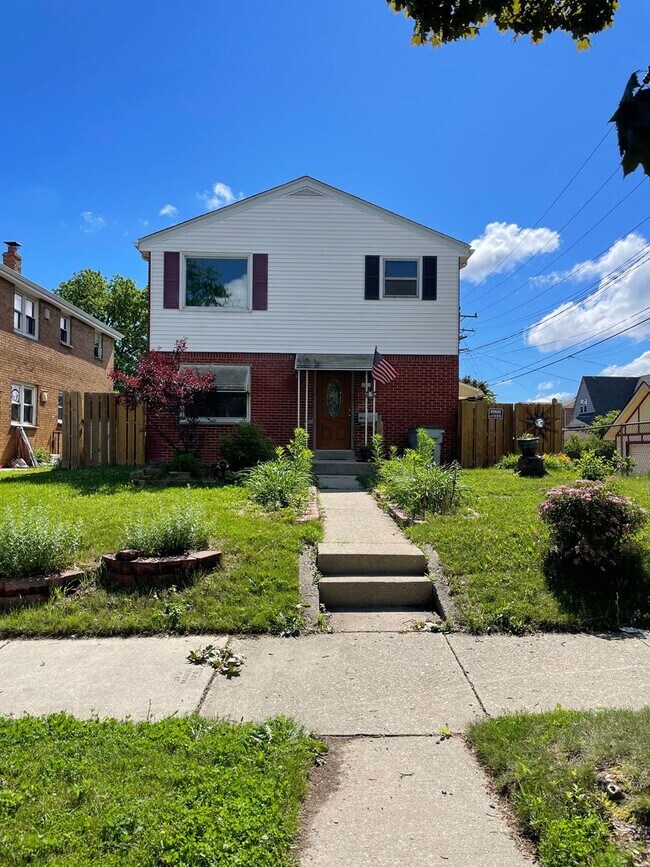 Building Photo - 4820 N 91st St