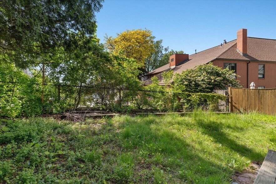 Building Photo - 3 Orchard St