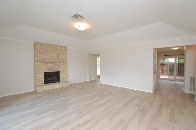 Building Photo - 703 Flower Field Ct