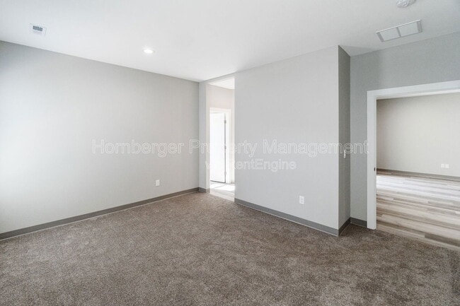 Building Photo - 1717 N Manifold Ln