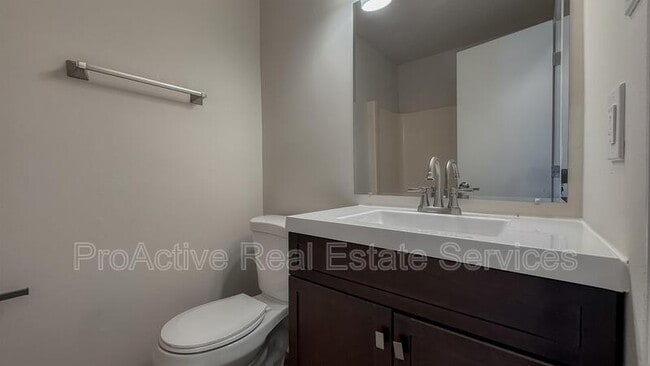 Building Photo - 1373 E Tanners Creek Dr