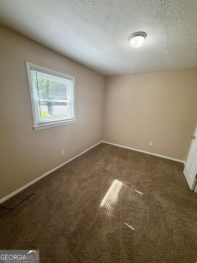 Building Photo - 814 Crestwood Terrace